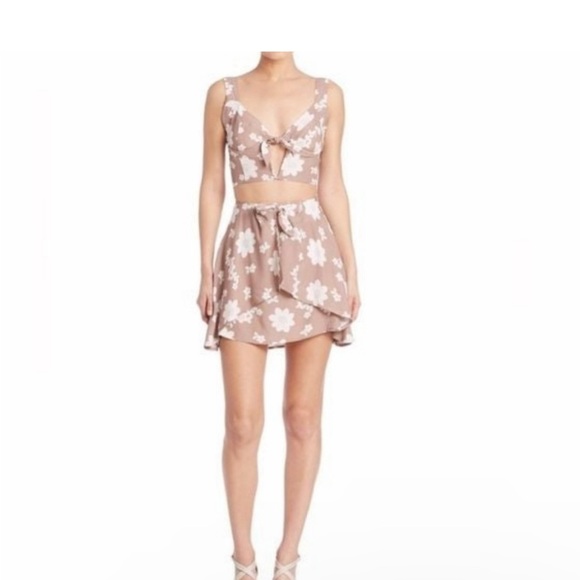 For love and lemons brown floral skirt New with not tag size Large. - Picture 6 of 6